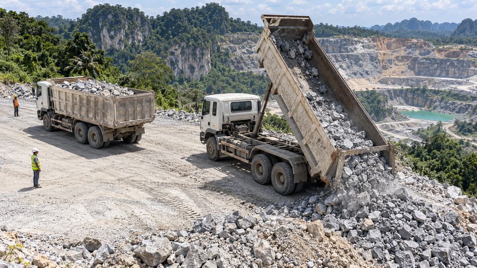 Dump Truck Payload and Dumping with AI detections