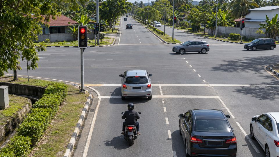 Red-Light Running Detection with AI detections
